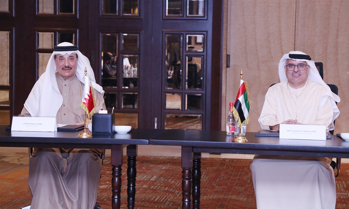 وزارة الموارد البشرية والتوطين تستعرض ونظيرتها البحرينية سياسات التوطين وتحديثات تشريعات سوق العمل في الامارات