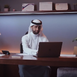 سوق العمل الافتراضي، هو منصة إلكترونية ابتكرتها الوزارة لتعزيز استقرار سوق العمل خلال جائحة كوفيد_19، وهي تتيح تسجيل بيانات العمالة الفائضة للاستفادة منها بالمنشآت التي تحتاجها. 